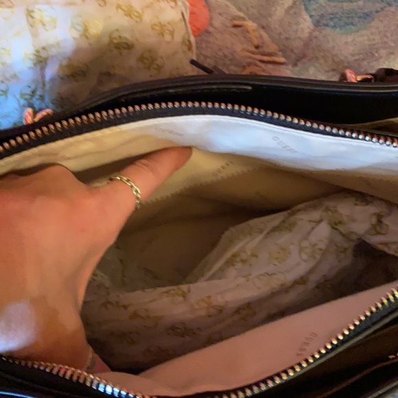 Guess black Purse - Picture 13 of 15